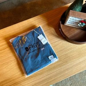 FIGS Catarina scrub top in Dark Harbor, XXS